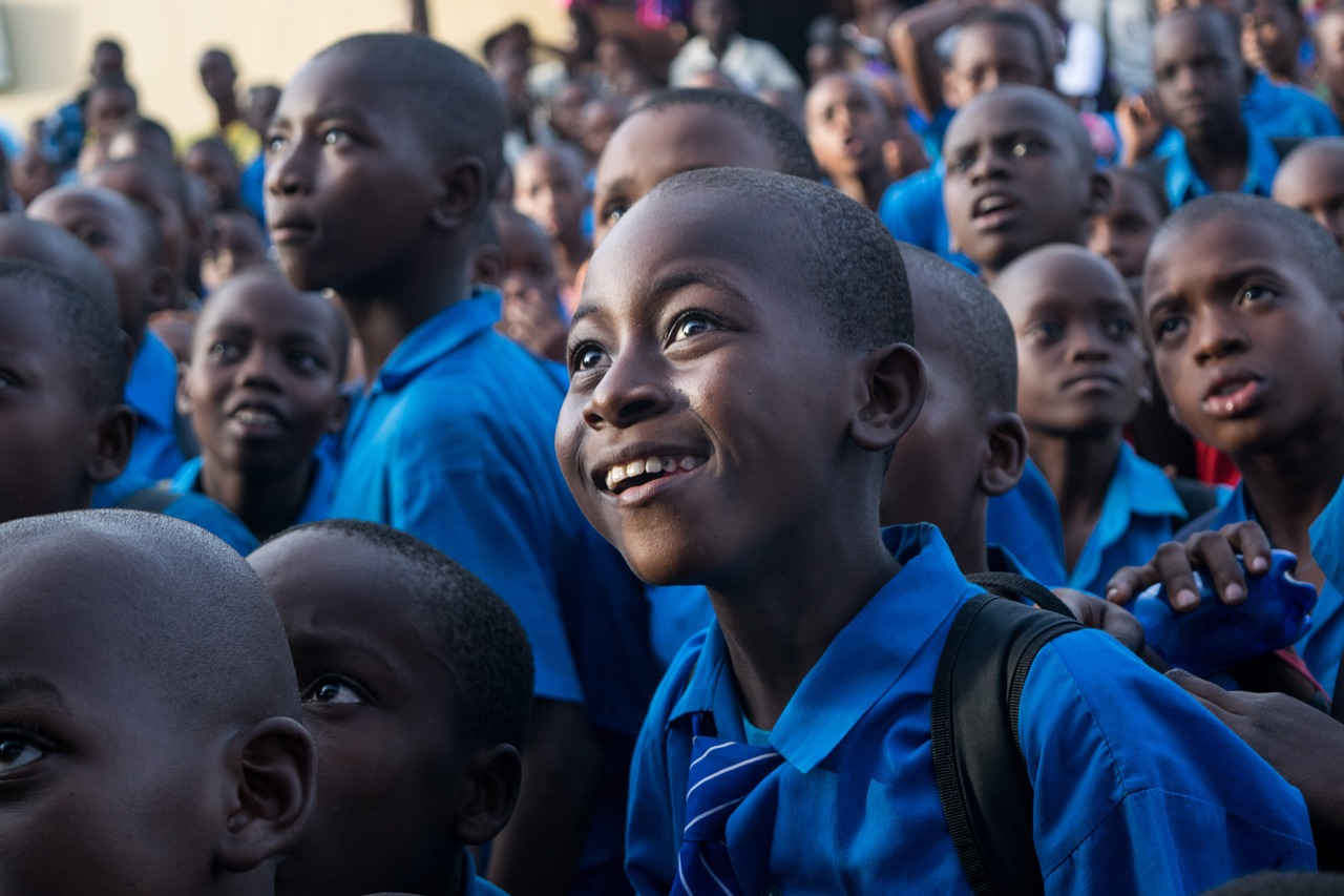 Urgence de repenser les relations France-Afrique : autopsie d’un échec historique et nouvelle approche stratégique